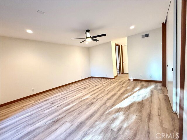 Foto del edificio - 880 Gainsborough Dr