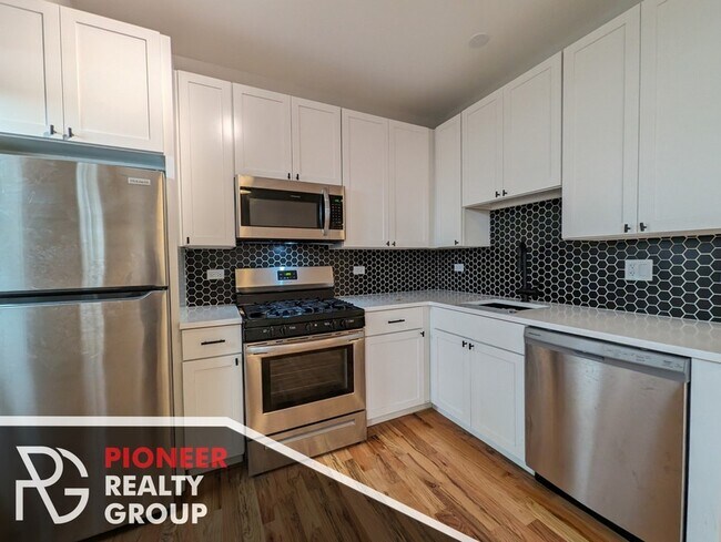 Foto del edificio - 648 W Wrightwood Ave