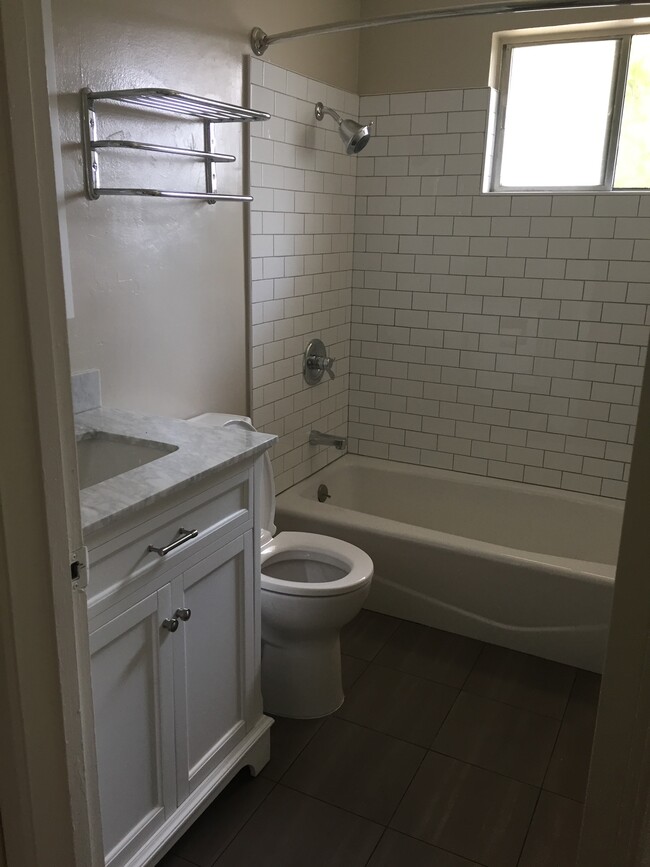 Remodeled Bath - 1271 Coronado Dr