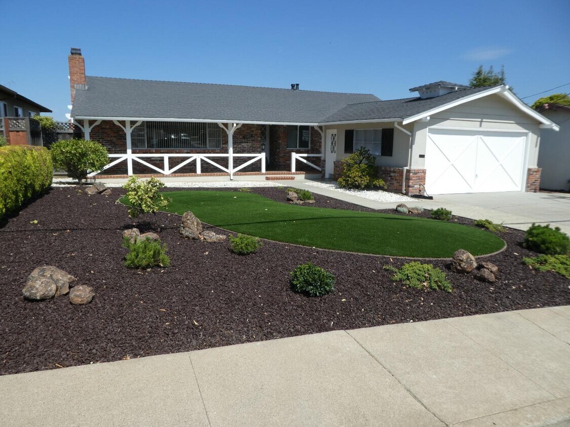 Primary Photo - 1007 Tahoe Dr
