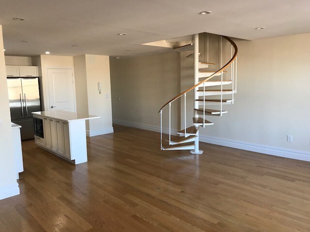 Foto principal - 147 W 79th St
