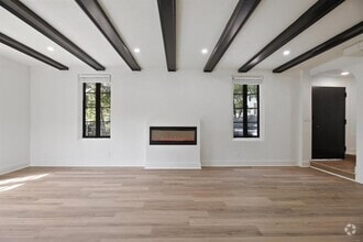 Building Photo - 1006 1/2 W 22nd St