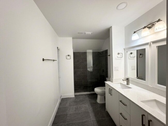 Building Photo - 855 NW 80th Way