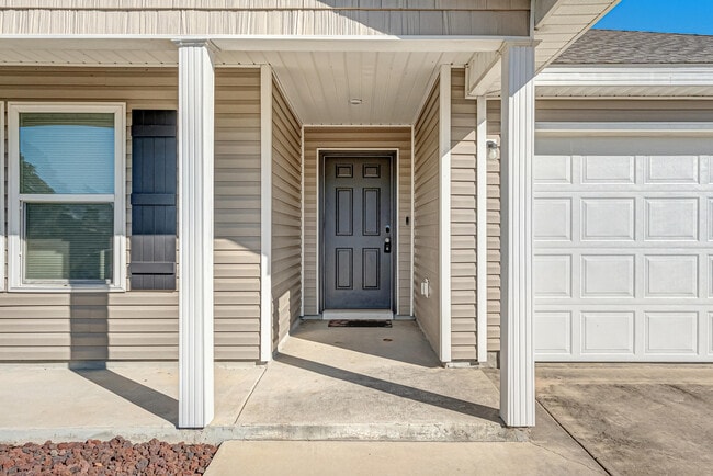 Building Photo - 12 Lockwood Way W