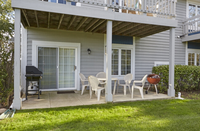 Patio - 510 Geneva National Ave N