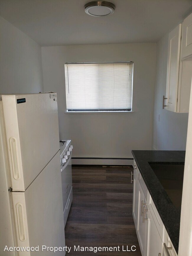 Building Photo - 1457 Kenton St