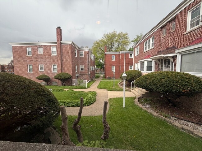 Foto del edificio - 312 E 83rd St