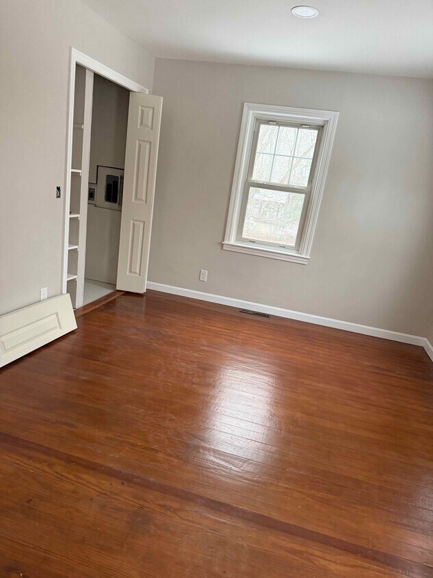 Foto del edificio - 346 Bushee Rd