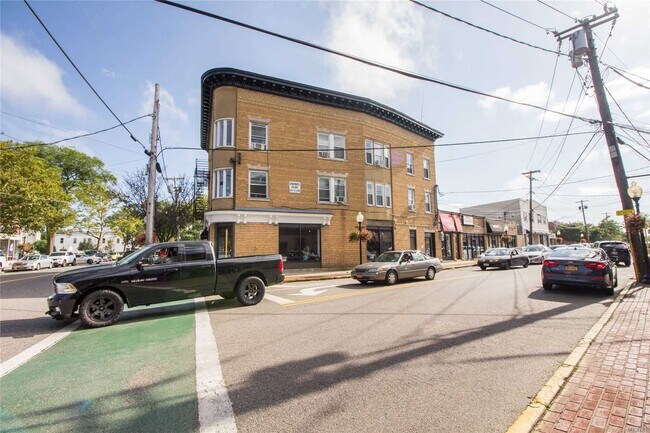 Building Photo - 8 Railroad Ave