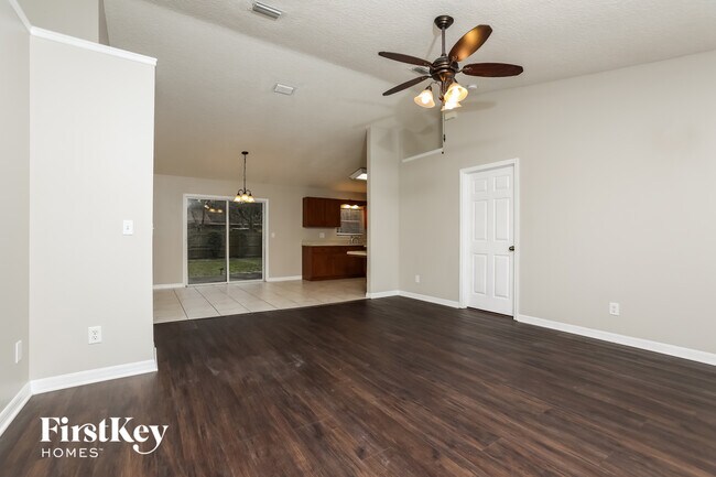 Foto del edificio - 2007 Juniper Dr