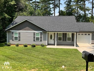 Building Photo - 782 Skyland Dr