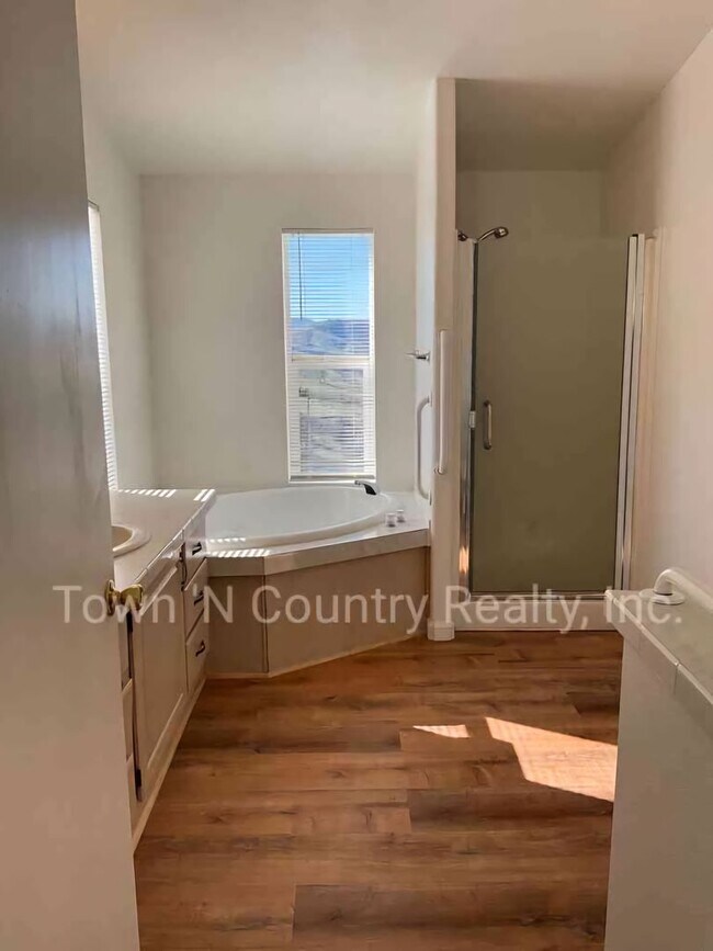 Building Photo - Charming Gated Rural Retreat on Corral Del...