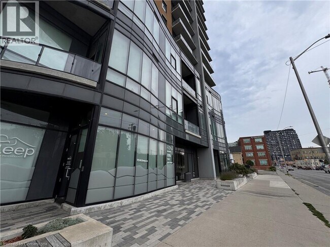 Building Photo - 100 Garment St