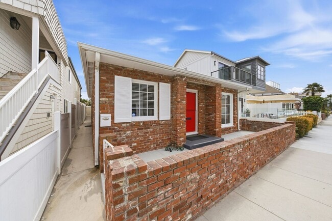 Building Photo - 1117 W Bay Ave
