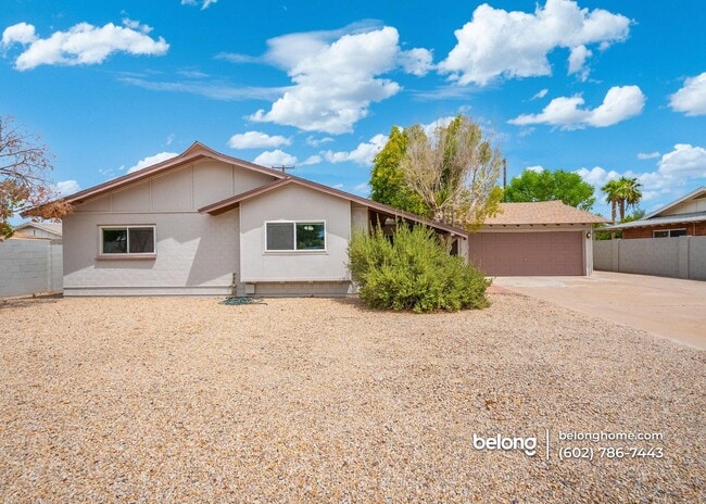Building Photo - 2809 N Granite Reef Rd