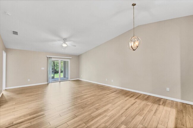 Foto del edificio - Duplex for rent