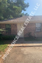 Building Photo - 1006 Sybil Dr