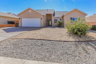 Building Photo - 402 Wildwood Dr