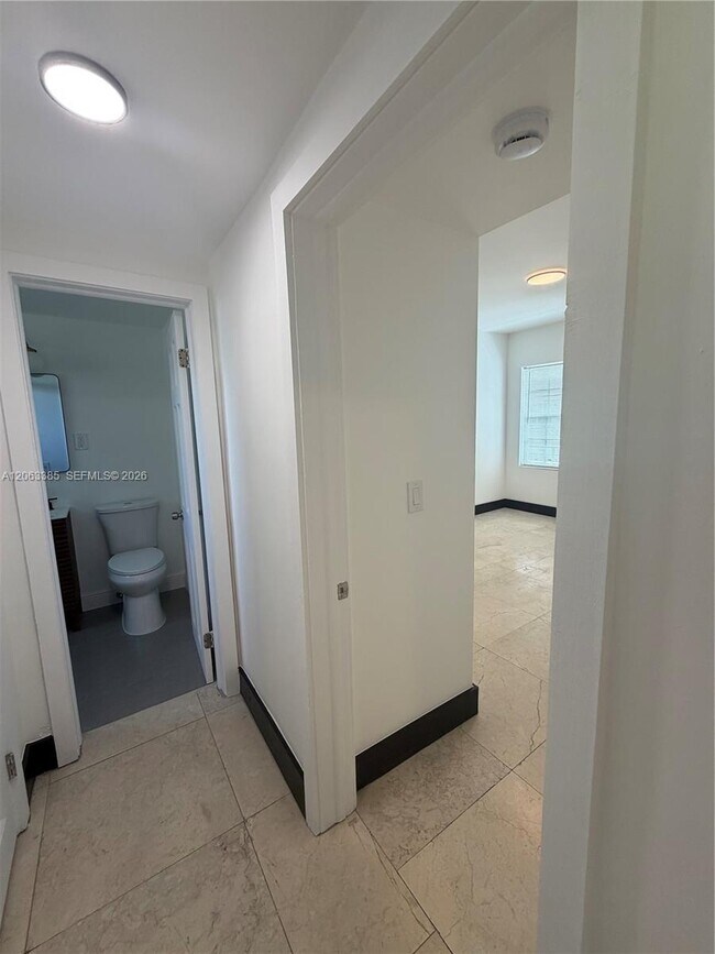 Foto del edificio - 551 NE 62nd St