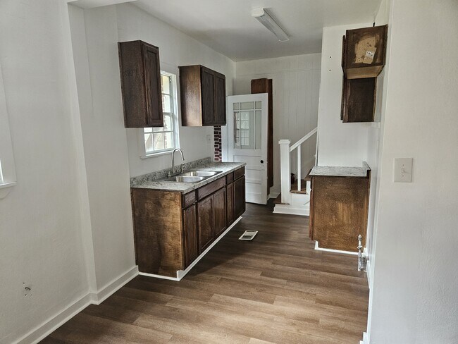 Foto del edificio - 917 Pecan Blvd