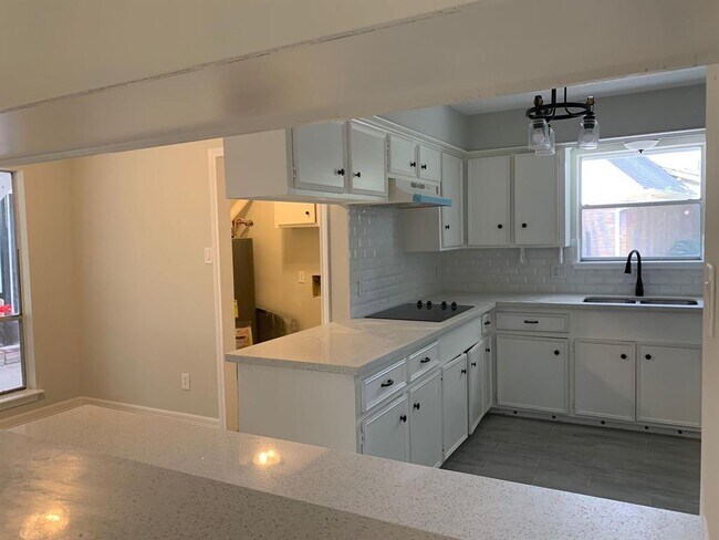 Foto del edificio - 2315 Quail Valley E Dr