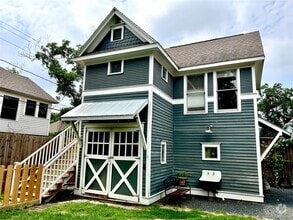 Building Photo - 1209 Cortlandt St