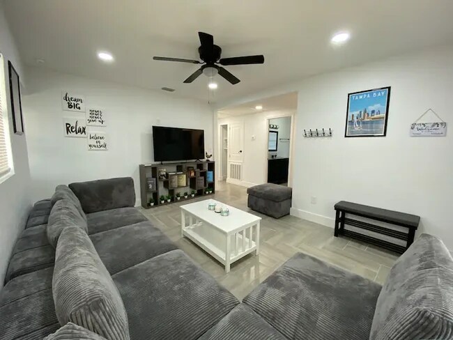 Foto del edificio - 1411 E 27th Ave