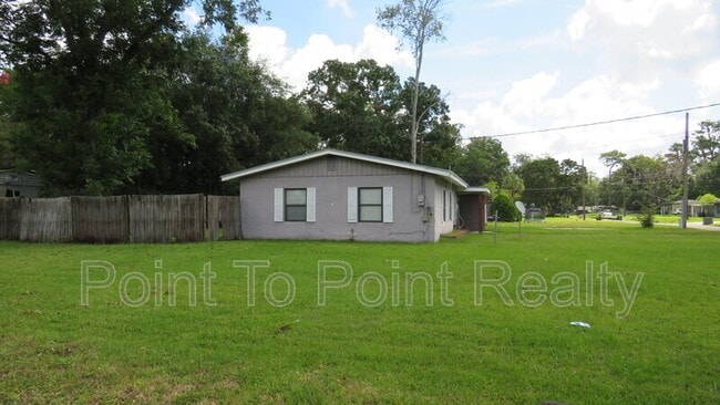 Building Photo - 5347 Baycrest Rd