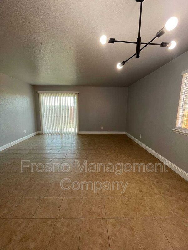 Building Photo - 3306 W Shields Ave