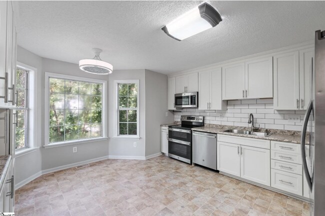 Foto del edificio - Charming 4/3 Home Downtown Greenville!