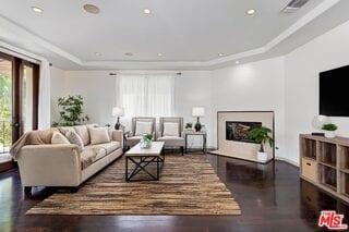 Foto del edificio - 8224 4th St