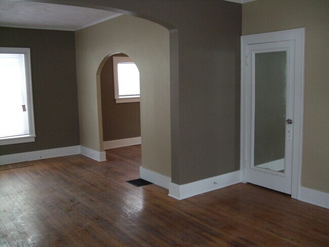 Sala de estar 2 - 201 Fuller Ave NE