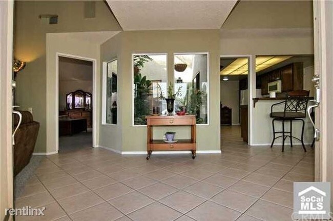 Building Photo - 1145 Cabrillo Park Dr