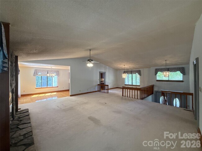 Foto del edificio - 13930 Idlewild Rd