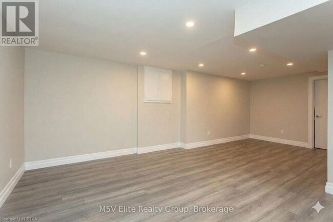 Building Photo - 811 Nixon Ave