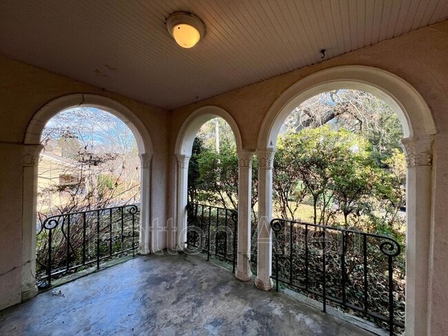 Foto del edificio - 83 Edgemont Rd