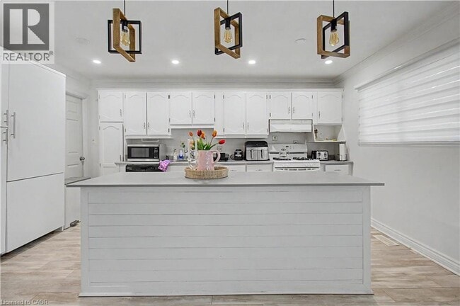 Building Photo - 2110 Cavendish Dr