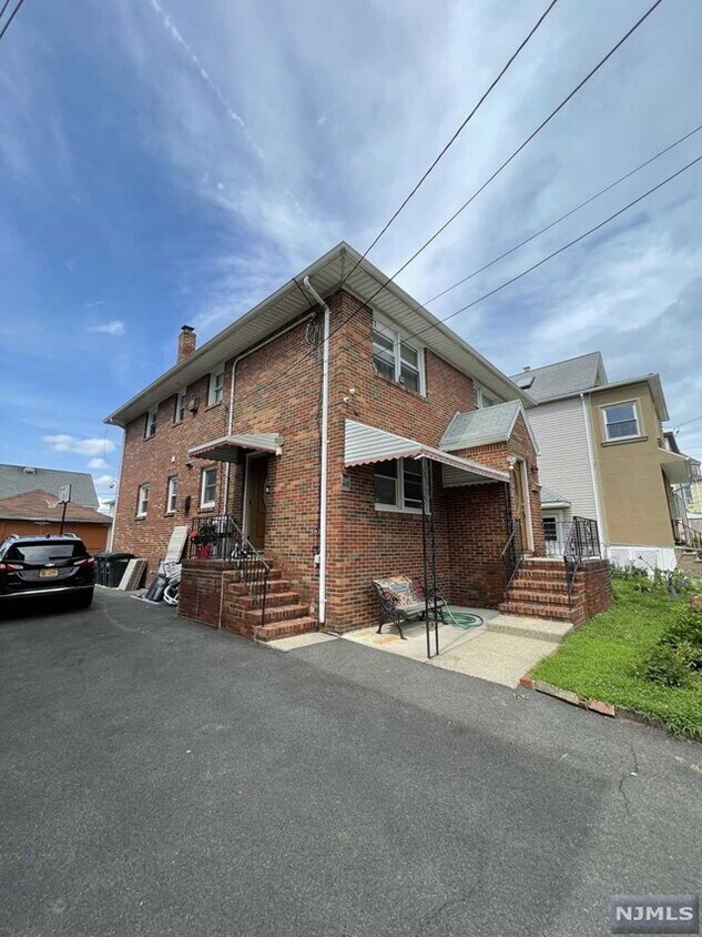 403 Lanza Ave, Garfield, NJ 07026 Townhome Rentals in Garfield NJ