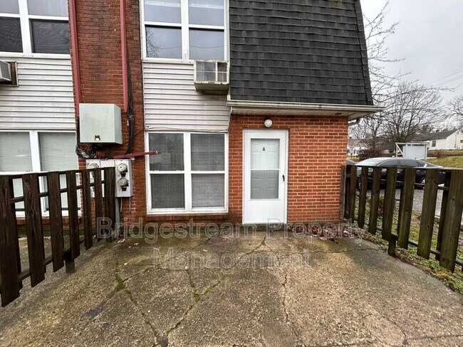 Foto del edificio - 1490 S Burnett Rd