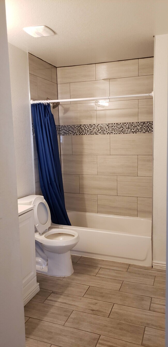 Foto del edificio - 2525 W 65th Pl