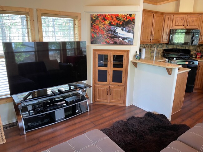 Building Photo - 4835 Paradise Valley Dr