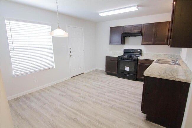Building Photo - 14711 Jennys Park Pl