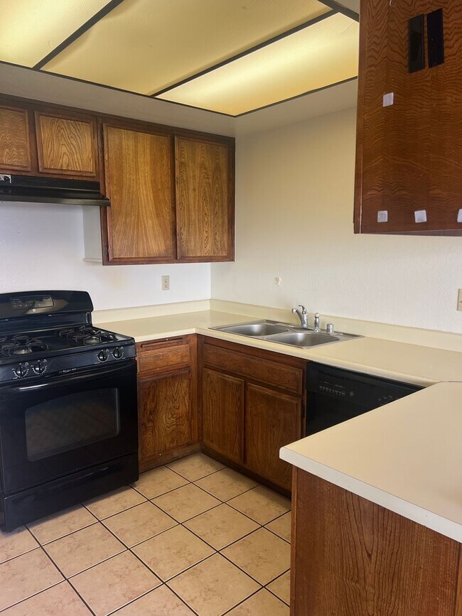 Foto del edificio - Ventura 3+2 condo in Woodbridge Park Community