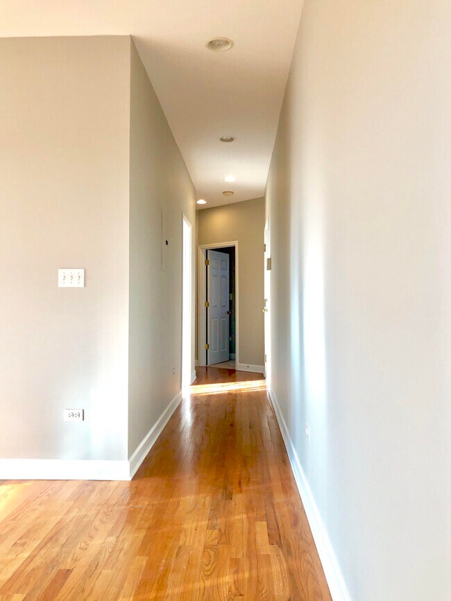 Foto del edificio - 2809 W Washington Blvd