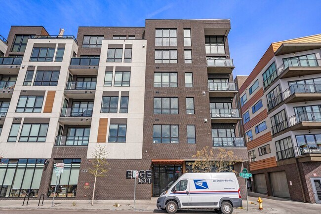 Foto del edificio - Beautiful Modern 1BR in Prime LoHi Locatio...