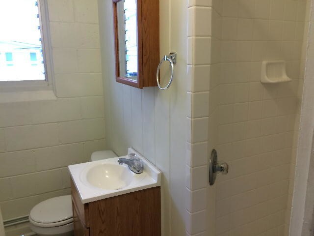 Foto del edificio - RANLEE ARMS 2/1/1 - TWO UNITS AVAILABLE