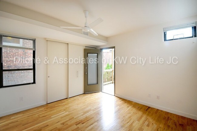 Building Photo - 384 2nd St