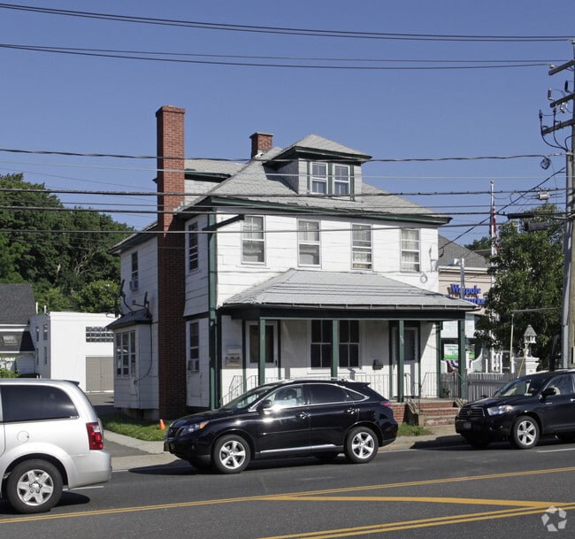 55 Glen Cove Rd, Greenvale, NY 11548 Apartments Greenvale, NY