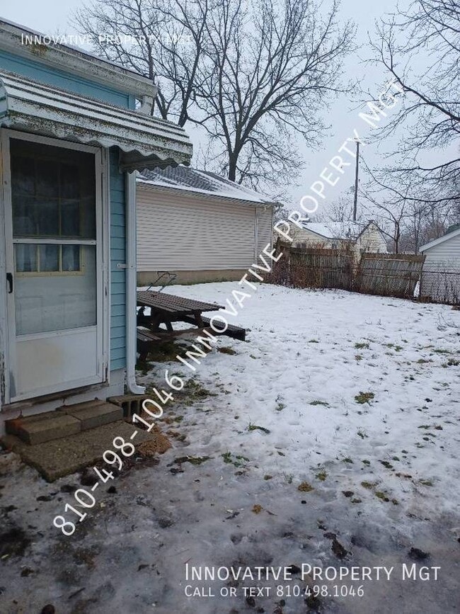 Building Photo - 1124 W Bergin Ave