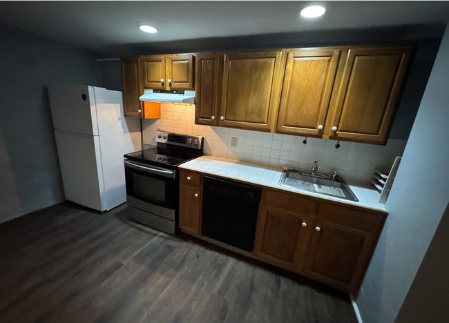 Building Photo - MA6301 - 172-174 West Main Street